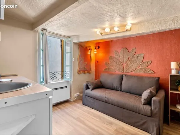 Studio meublé étudiant - Vieux-Nice - Disponible septembre à mai