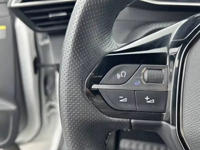 Peugeot 208 electrique 50 kwh 136ch — photo 19