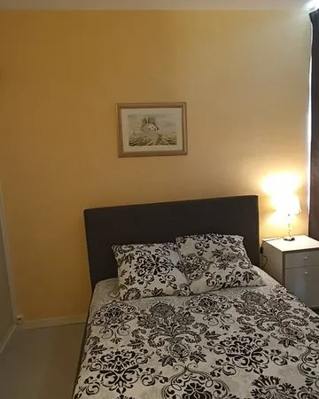 Chambre meublee