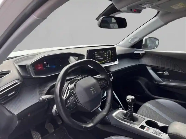 Peugeot 2008 puretech 100 s&amp;s bvm6 — photo 8