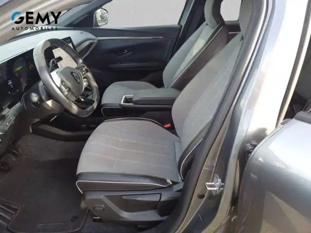 Renault Megane e-tech ev60 220 ch super charge — photo 9