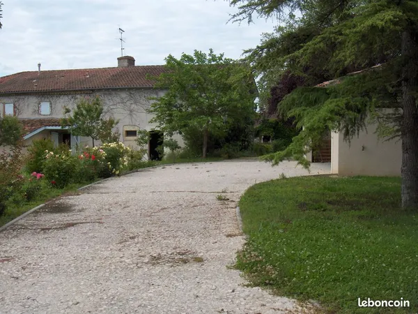 Maison de caractère sur 2 ha