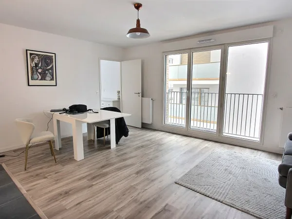 ASNIÈRES-SUR-SEINE - BEAU 2 PIÈCES DE 45 M² - RÉSIDENCE DE 2024 - PARKING - MÉTRO LES COURTILLES