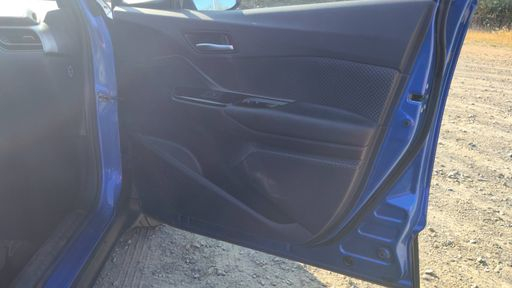 Toyota C-HR 1.8 VVT-i 122 2WD CVT 99 - Graphic – 2019 – 97407 km – Hybride essence – Boîte Automatique — photo 25