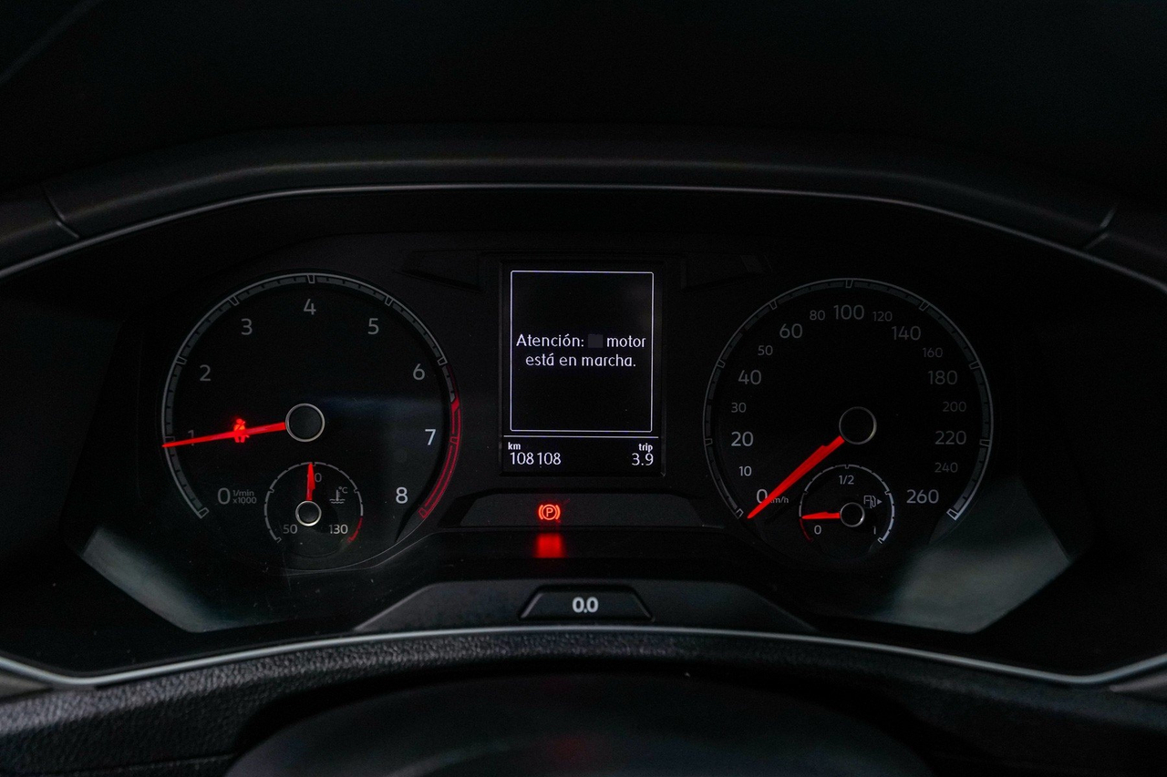 Volkswagen T-Roc — photo 13