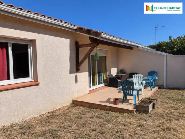Maison mitoyenne d'un côté de 118m²