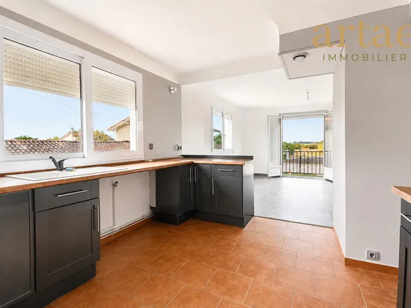 T4 en étage, balcon, jardin privatif et garage