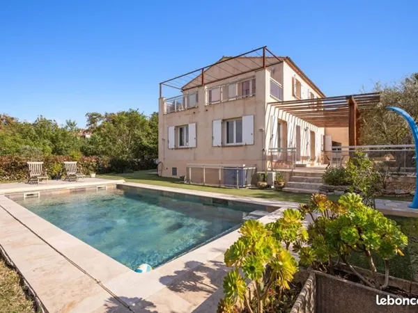 Maison 7 pièces 164 m²