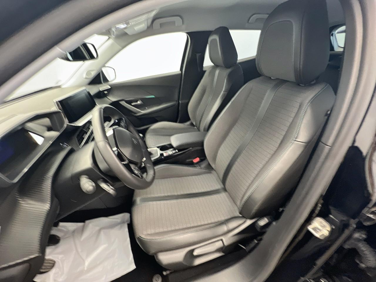 Peugeot 2008 puretech 100 s&s bvm6 allure pack — photo 9