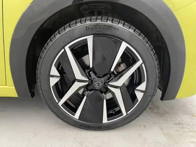 Peugeot 208 puretech 100 s&amp;s bvm6 — photo 18