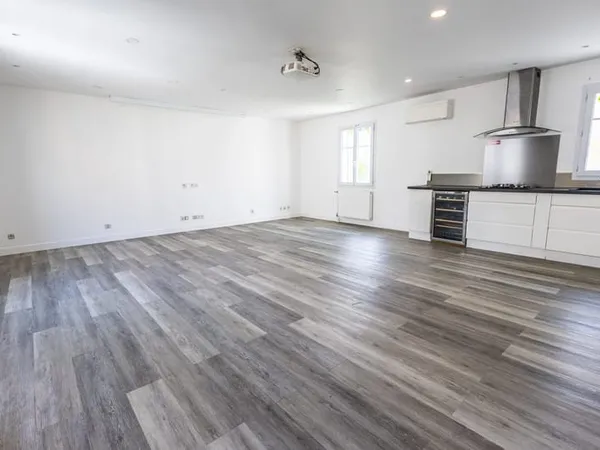 Vente maison 5 pieces avec double garage et jardinet a vendre a