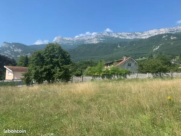 Terrain 700 m² Claix