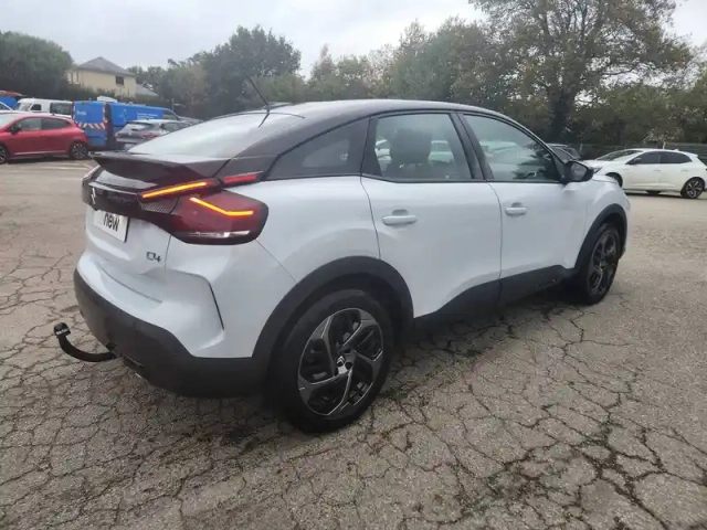 Citroën C4 hybride 136 e-dcs6 — photo 4