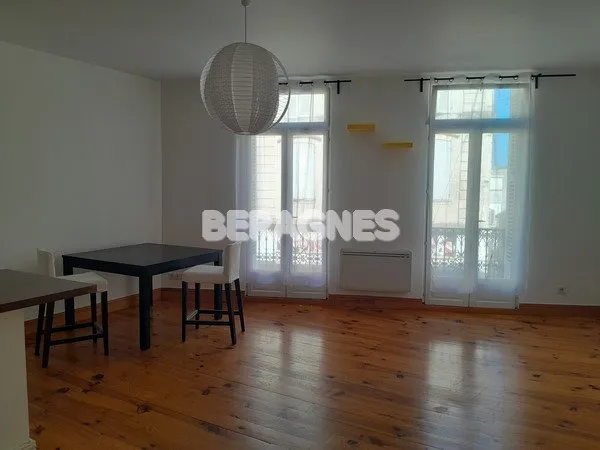 LIBRE 1ER NOVEMBRE 2026 Grand T2 1er étage Appartement...Coe