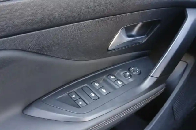 Peugeot 308 sw puretech 130ch s&amp;s eat8 — photo 82