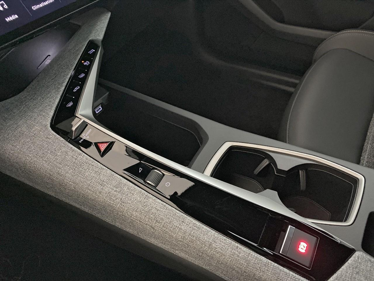 Peugeot 3008 hybrid 145 e-dcs6 allure — photo 18