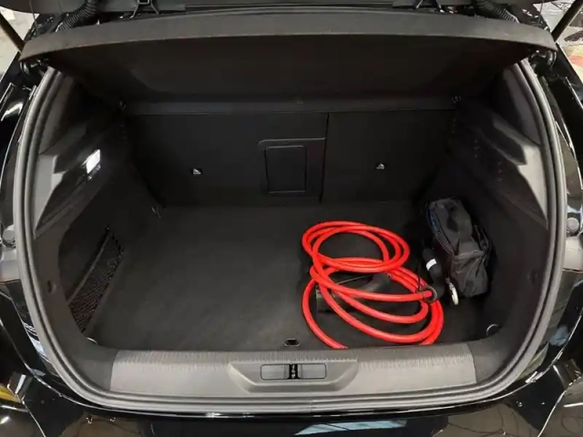 Peugeot 308 electrique 54 kwh 156ch — photo 14