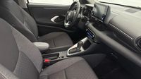Toyota Yaris 116h Design 5p MY22 — photo 15