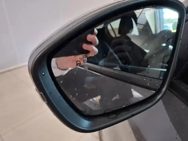 Peugeot 208 100 s&amp;s bvm6 — photo 27