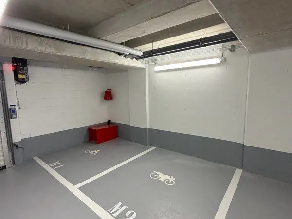 Loue emplacement de parking moto