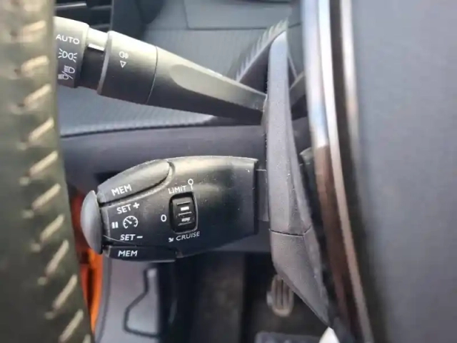 Peugeot 2008 puretech 100 s&amp;s bvm6 — photo 48