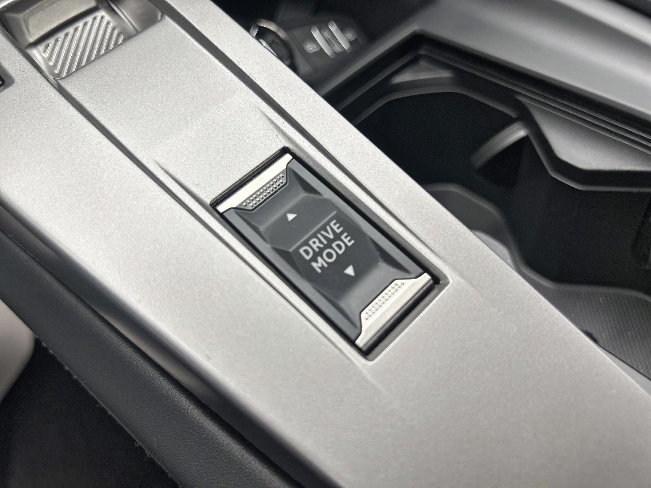 Peugeot 308 hybrid 136 e-dcs6 gt — photo 19