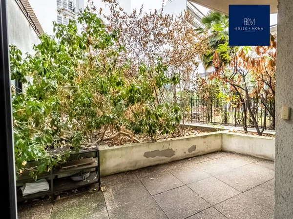 Studio de 32m2 avec terrasse de 9m2 situé à 500m du métro Po