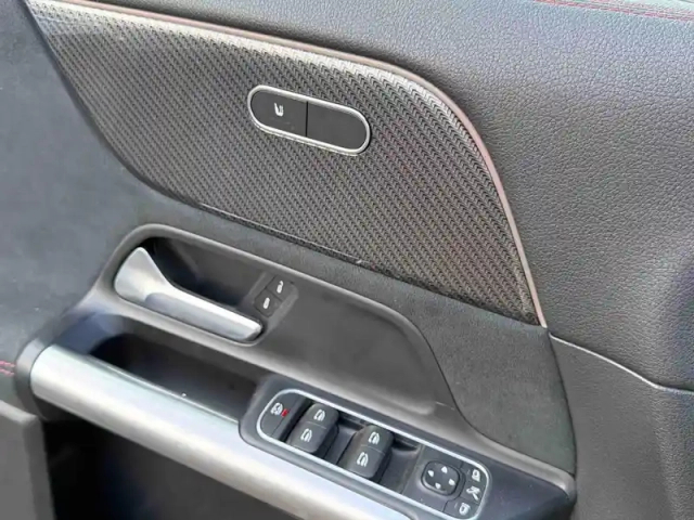 Mercedes Gla 200 163ch amg line 7g-dct — photo 13