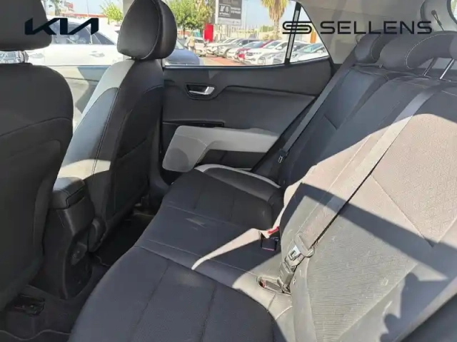 Kia Stonic 1.0 t-gdi 120ch isg premium dct7 euro6d-t — photo 9