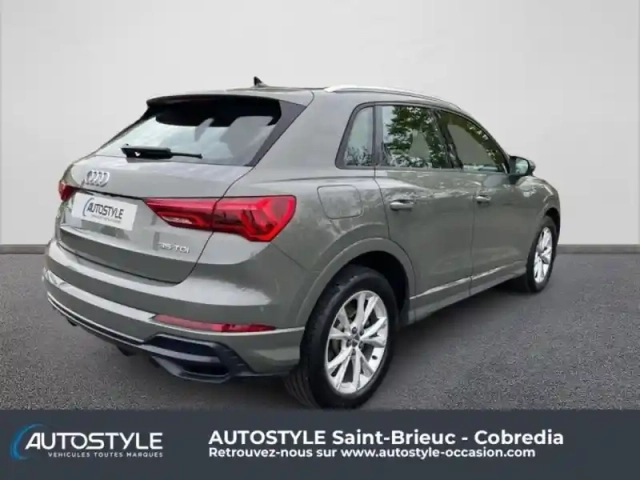 Audi Q3 35 tdi 150ch s line s tronic 7 — photo 21