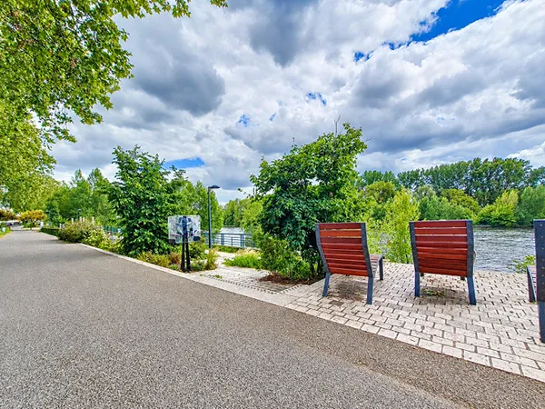Orléans Bords de Loire ! Appartement T5 avec ascenseur et double parking !