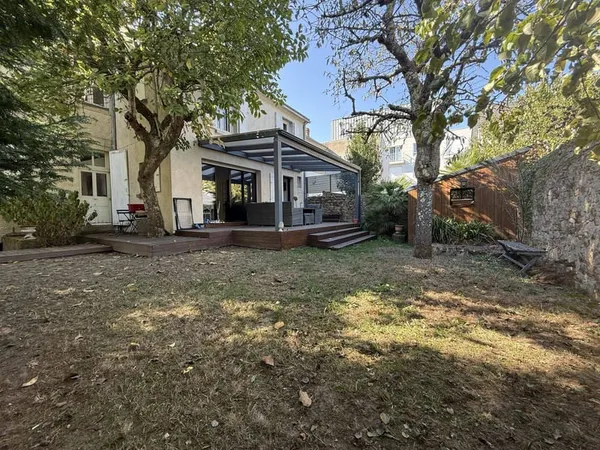 Maison 7 pièces 136 m²