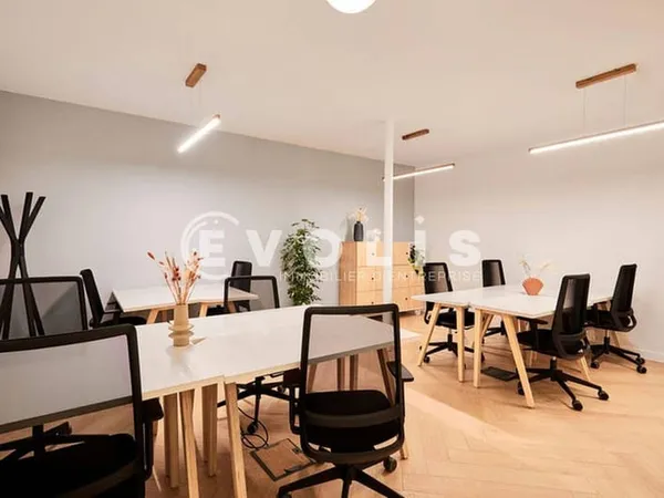 Bureau 105 m²