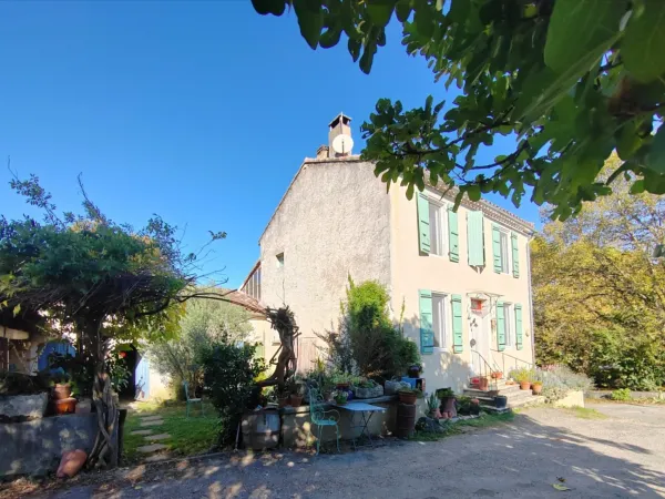 Charmante maison en pierre de 106 m² avec jardin et dépendances à VALENCE SUR BAISE (32)
