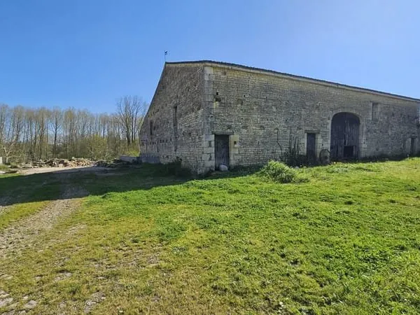 GRANGE A RENOVER