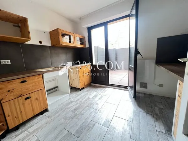 APPARTEMENT F2 AVEC TERRASSE PROCHE UNIVERSITÉ et GARE
