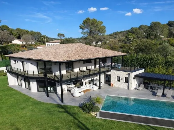 VILLA D'EXCEPTION A MOUGINS - BIEN ULTRA RARE - ROYAL GOLF