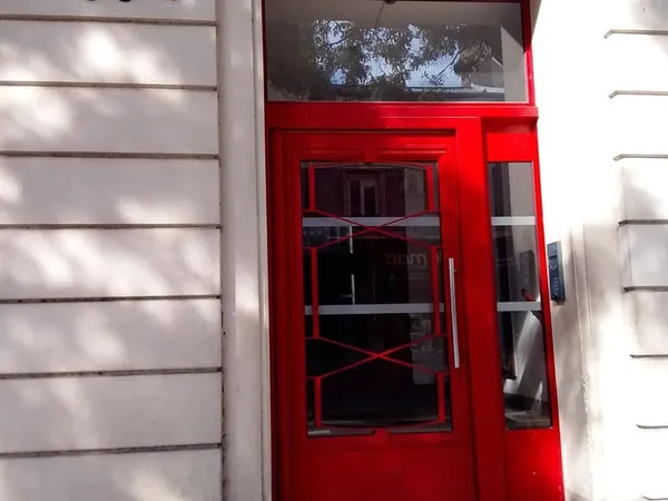 APPARTEMENT EN PLEIN CENTRE VILLE AVEC LOCATAIRE EN PLACE