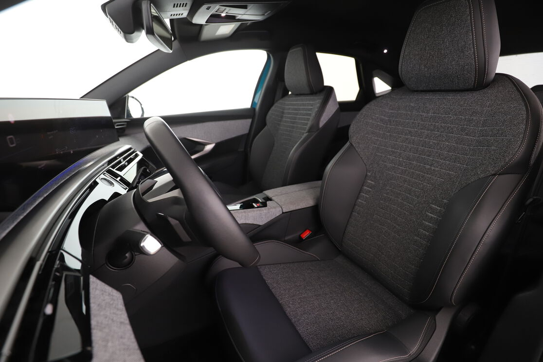 Peugeot 3008 1.2 Hybrid Allure e-DCS6 — photo 9