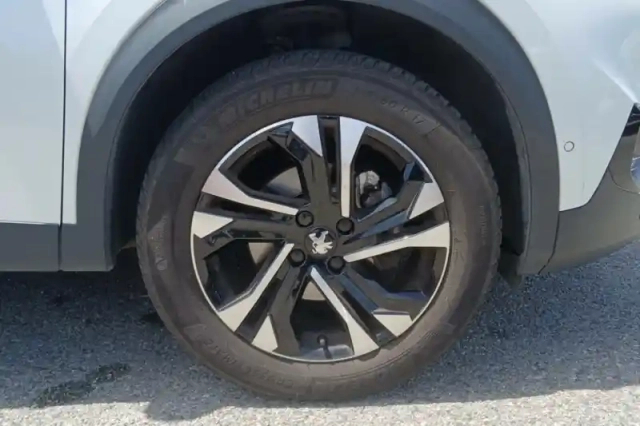 Peugeot 2008 puretech 130 s&amp;s eat8 — photo 15