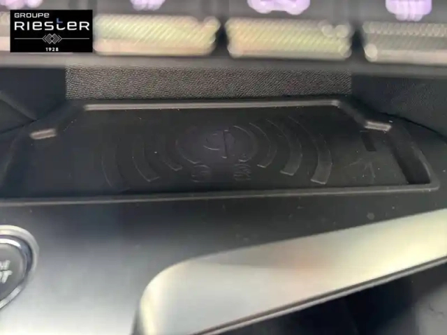Peugeot 408 phev 225 e-eat8 — photo 23