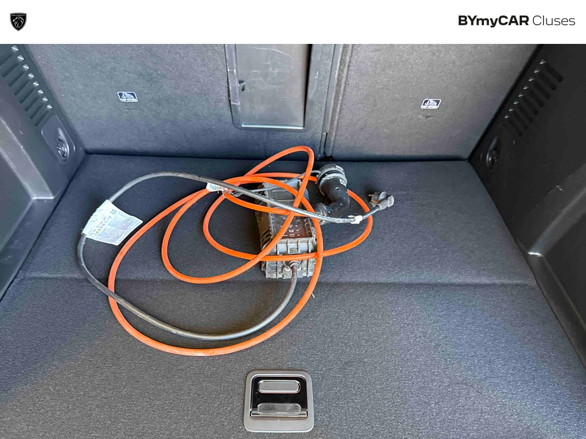 Peugeot 3008 Hybrid 225 e-EAT8 — photo 27