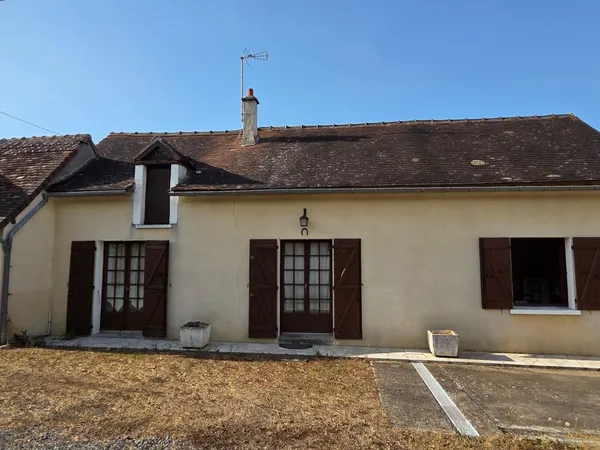 Proximité bourg jolie maison, jardin, dépendances