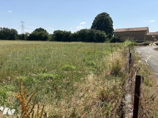 Terrain 584 m²