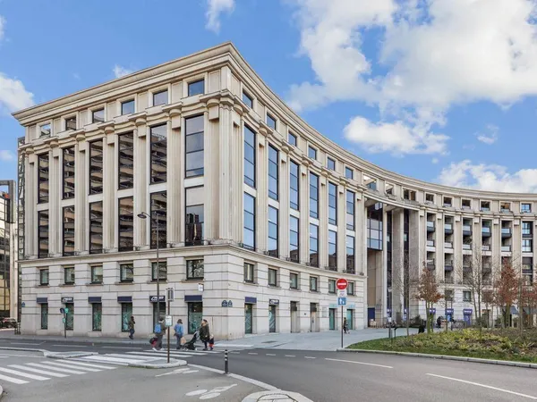 Bureaux 1355 m²