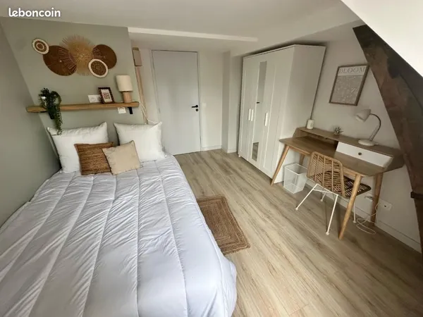 Appartement 1 pièce 360 m²