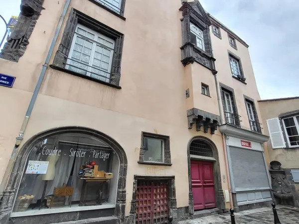 Studio lumineux et clame quartier Victoire / Delille