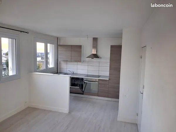 Appartement 3 chambres prés du stade, vue mer