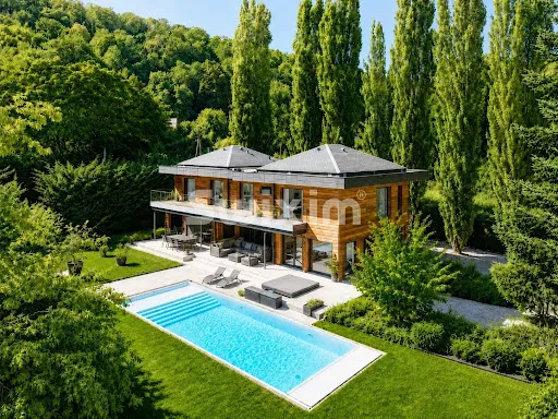 Maison 8 pièces 310 m²