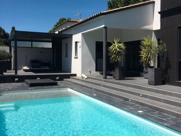 Villa contemporaine 150m² avec piscine chauffée - Saint-Sériès